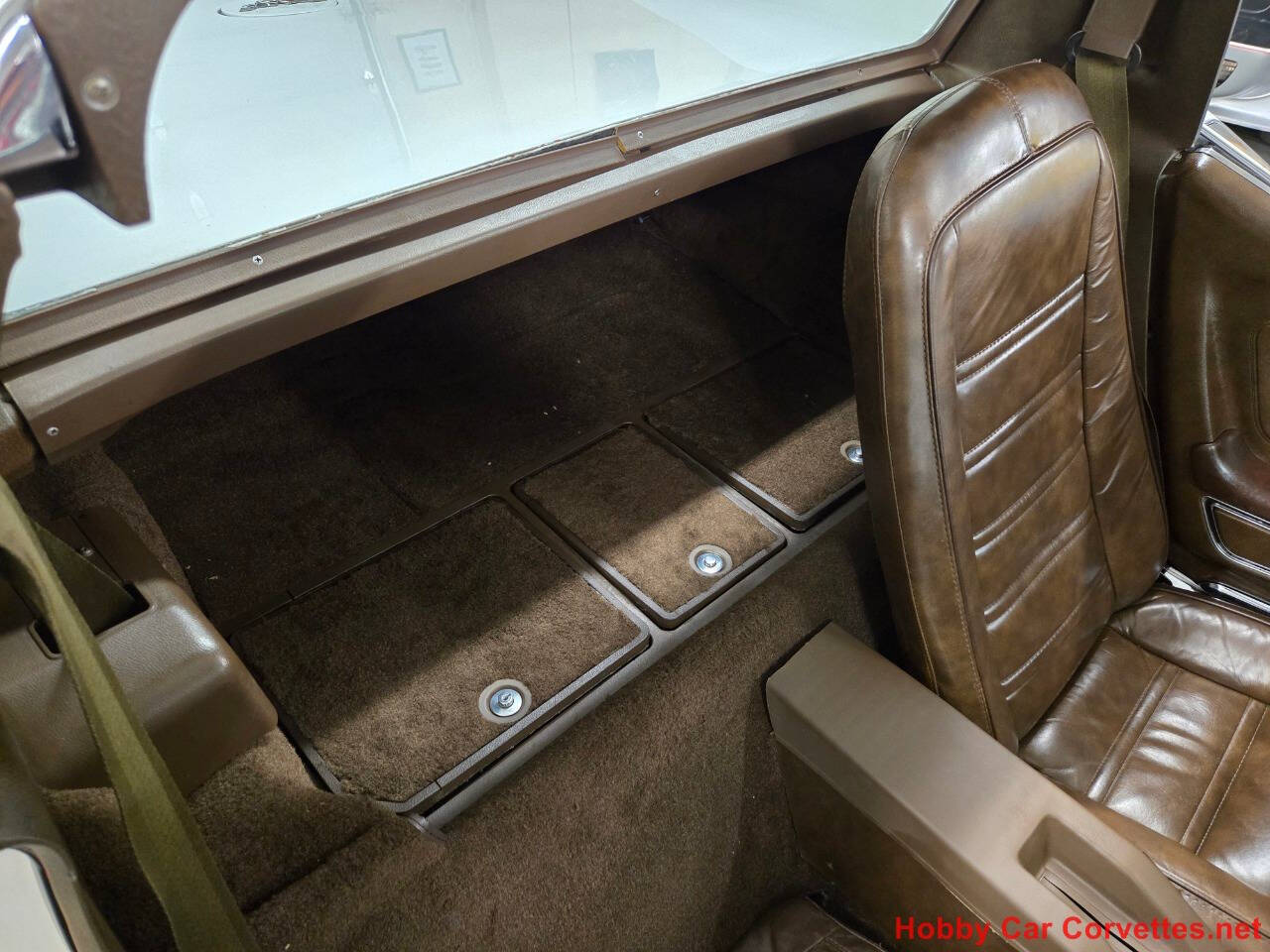 1977 Chevrolet Corvette 9