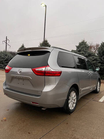 2017 Toyota Sienna LE 7-Passenger