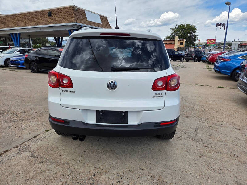 2011 Volkswagen Tiguan SEL 4Motion