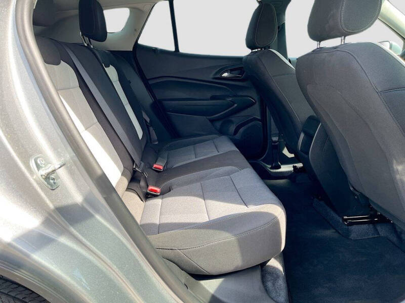 2025 Chevrolet Trax LS