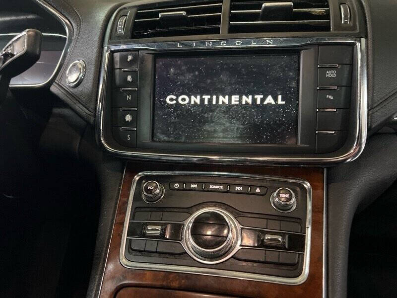 2017 Lincoln Continental Premiere