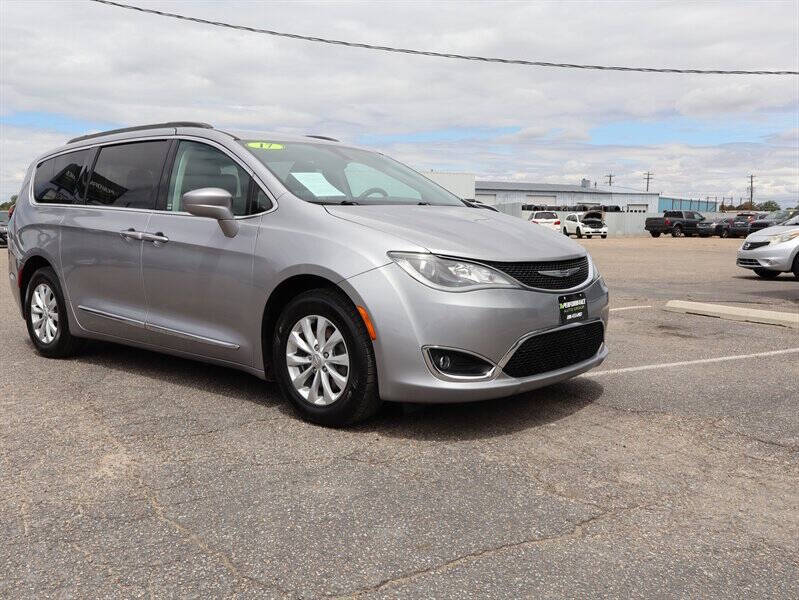 2017 Chrysler Pacifica Touring-L