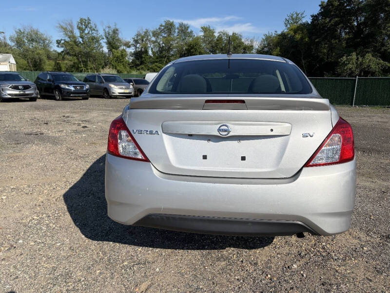 2019 Nissan Versa SV