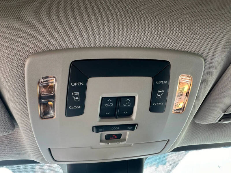 2024 Toyota Sienna LE 8-Passenger