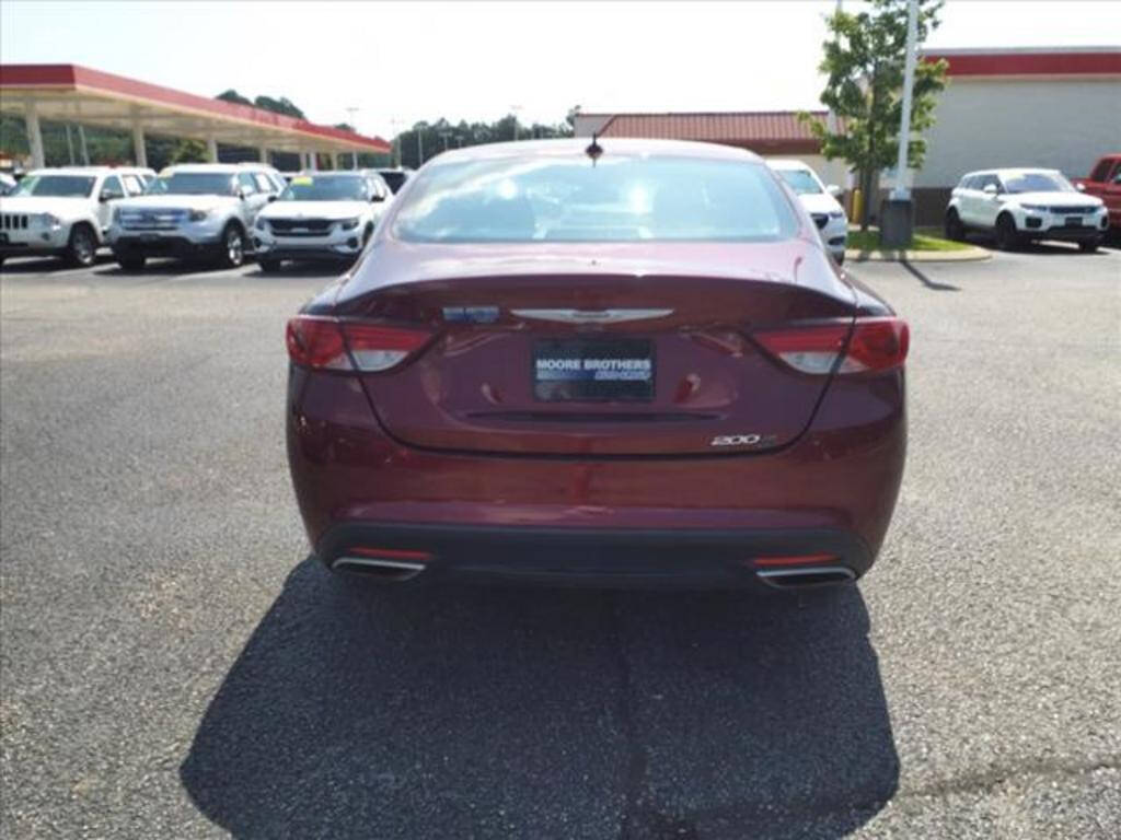 2015 Chrysler 200 for sale at MOORE BROTHERS in Oxford, MS