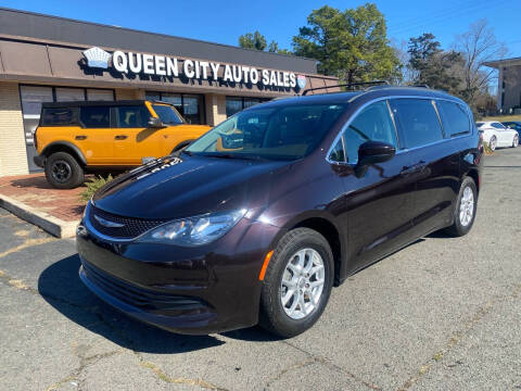 2018 Chrysler Pacifica for sale at Queen City Auto Sales in Charlotte NC