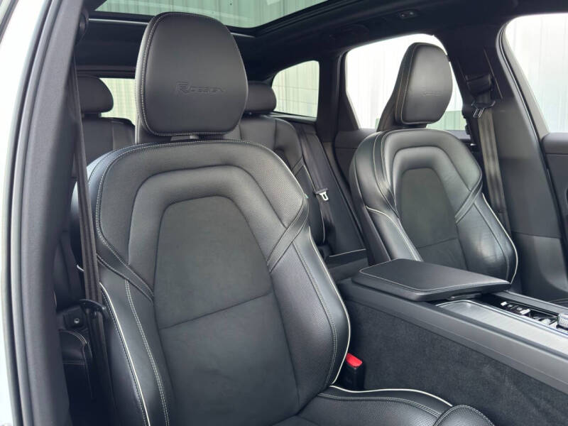 2019 Volvo XC60 T5 R-Design