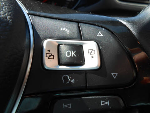 2017 Volkswagen Passat 1.8T R-Line