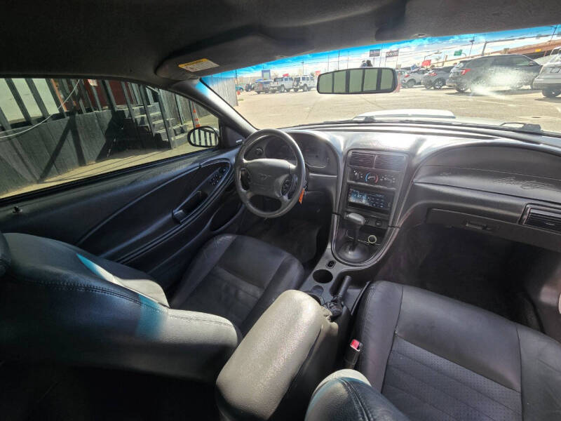 2004 Ford Mustang GT Deluxe