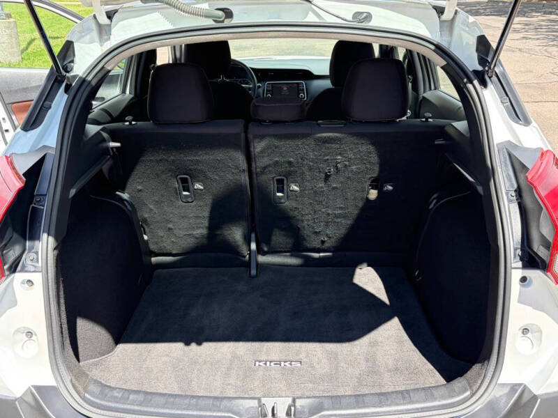 2019 Nissan Kicks S