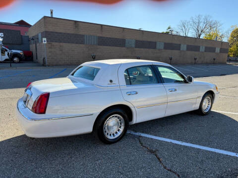 2000 Lincoln Town Car Executive