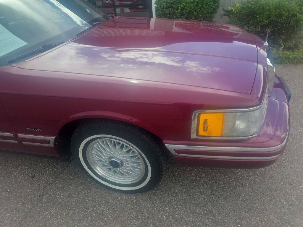 1993 Lincoln Town Car 6