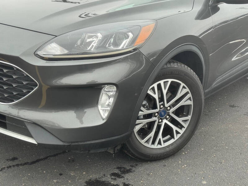 2020 Ford Escape SEL