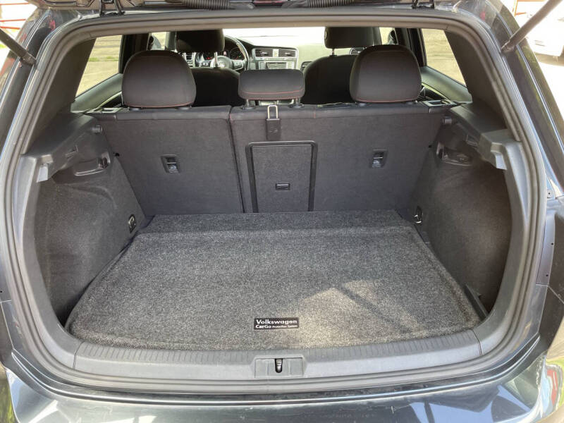 2017 Volkswagen Golf GTI SE