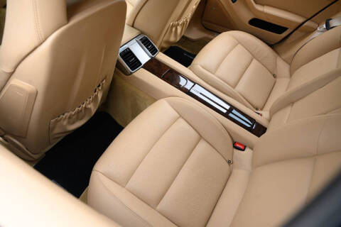 2015 Porsche Panamera 4