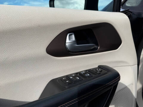 2017 Chrysler Pacifica Touring