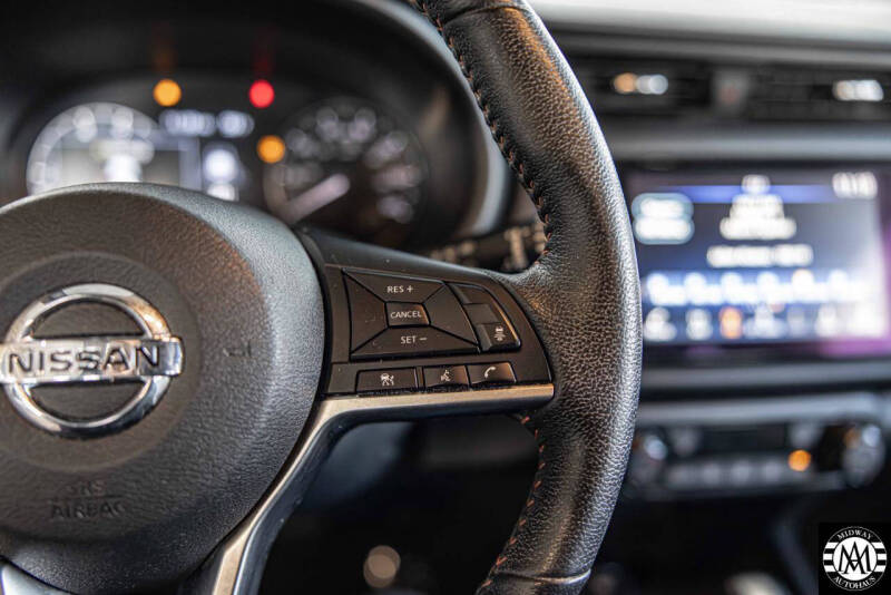 2021 Nissan Kicks SR