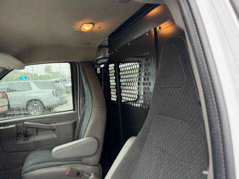 2025 Chevrolet Express 2500