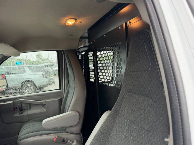 2025 Chevrolet Express 2500