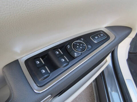 2017 Lincoln Continental Select