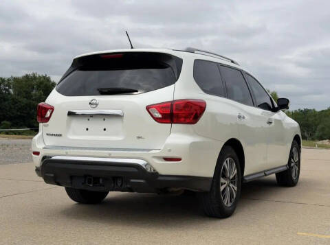 2017 Nissan Pathfinder SL