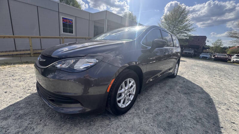 2020 Chrysler Voyager LX