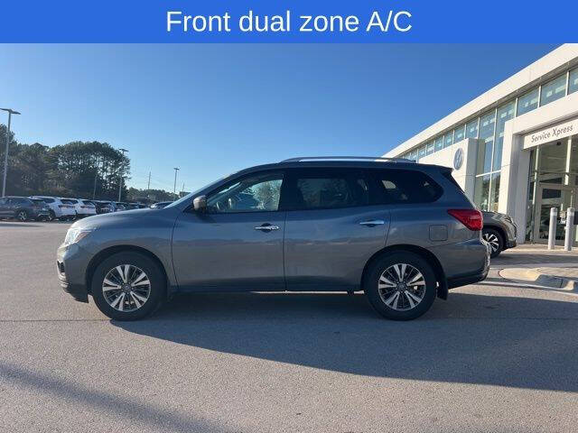 2020 Nissan Pathfinder SV