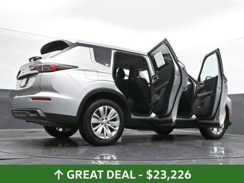 2025 Mitsubishi Outlander ES