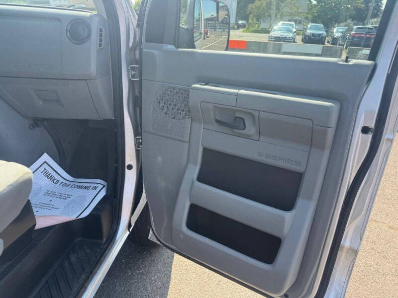 2012 Ford E-Series E-350 SD XLT