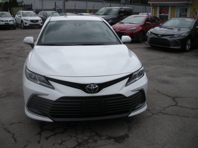 2022 Toyota Camry LE