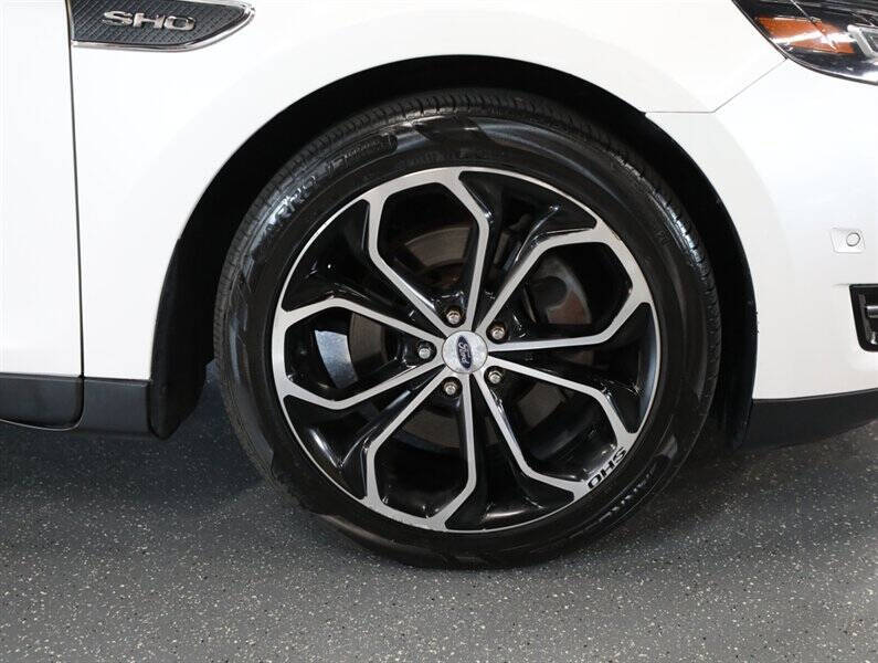 2016 Ford Taurus SHO