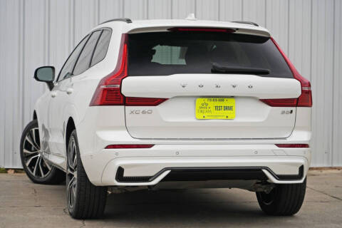 2024 Volvo XC60 B5 Plus Dark Theme