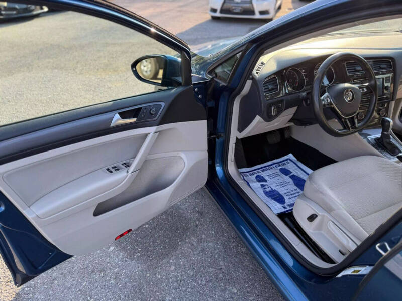 2018 Volkswagen Golf SportWagen