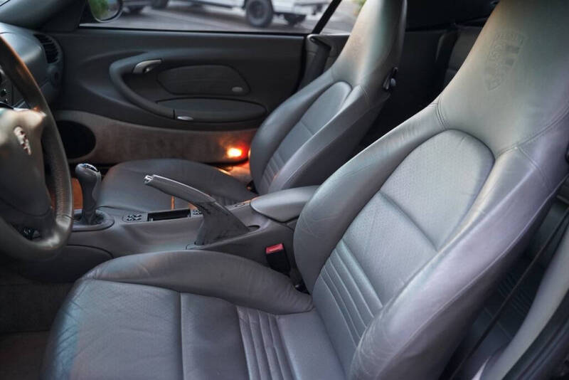 2001 Porsche 911 Carrera 4