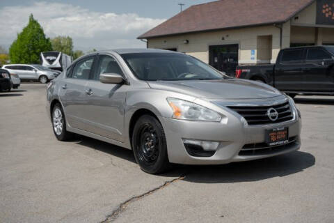 2015 Nissan Altima for sale at REVOLUTIONARY AUTO in Lindon UT