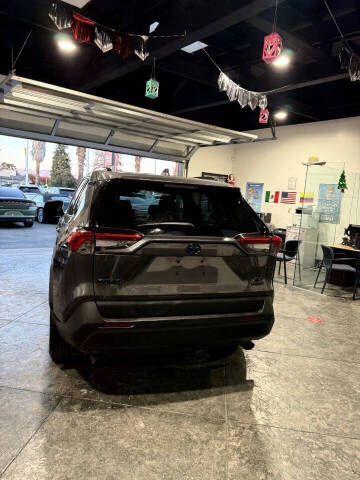 2021 Toyota RAV4 Hybrid XLE Premium