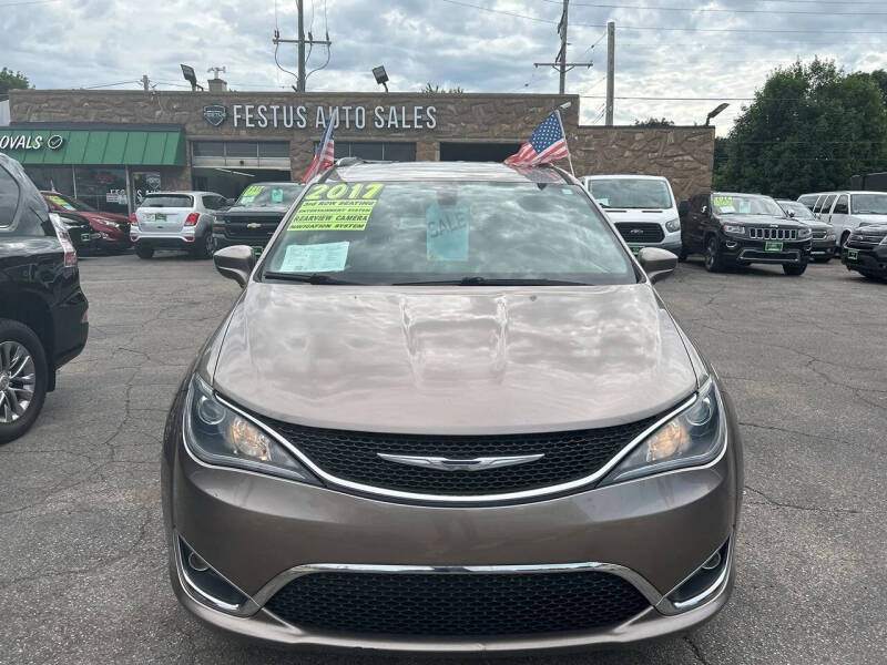 2017 Chrysler Pacifica Touring-L Plus