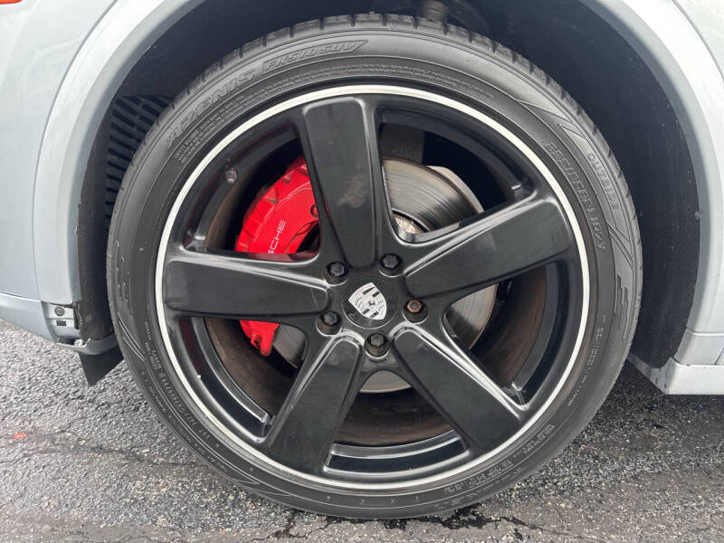 2016 Porsche Cayenne GTS