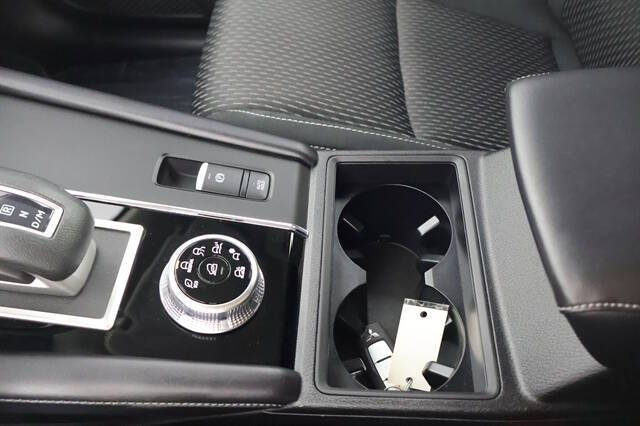 2024 Mitsubishi Outlander ES