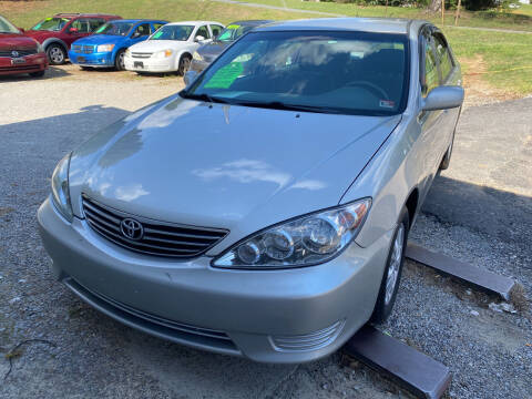 2005 Toyota Camry for sale at Motley's Auto World in Danville VA