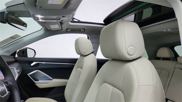 2024 Audi Q3 quattro S line Prem Plus 45 TFSI