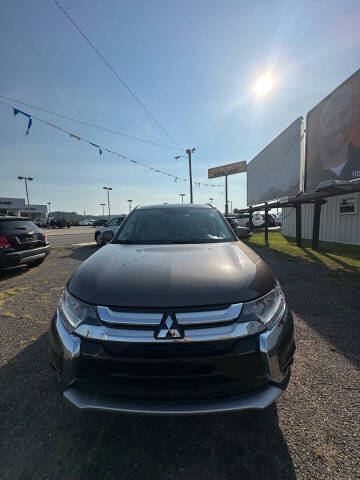 2017 Mitsubishi Outlander for sale at Sissonville Used Car Inc. in South Charleston WV