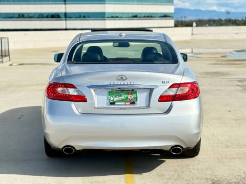 2011 Infiniti M37