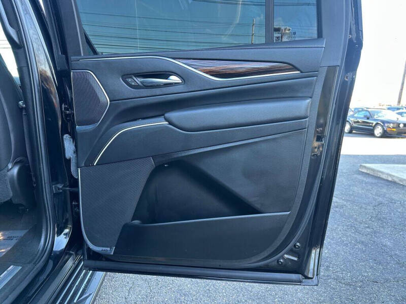 2022 Cadillac Escalade ESV Premium Luxury