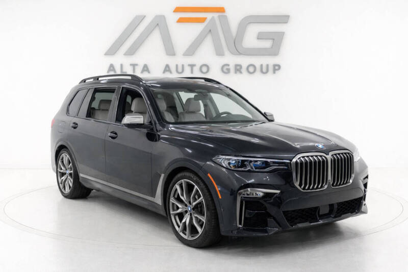 2021 BMW X7 M50i's photo