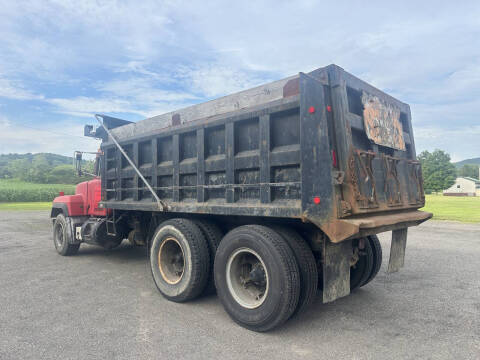 2002 Mack glider