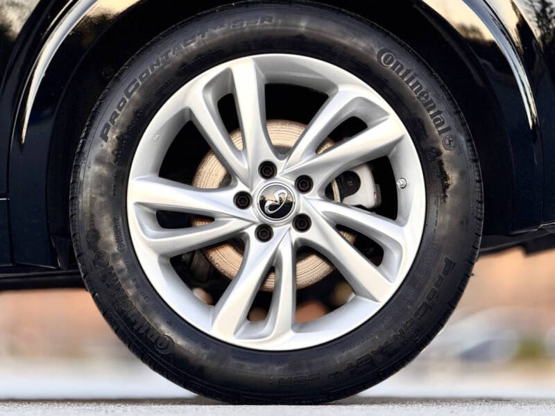 2018 Infiniti QX30 Premium