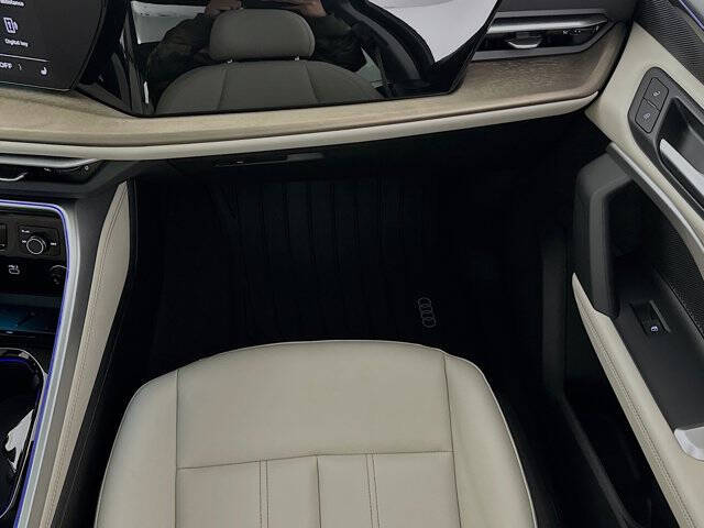 2025 Audi Q5 quattro Premium TFSI