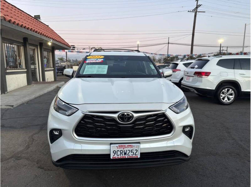 2022 Toyota Highlander LE