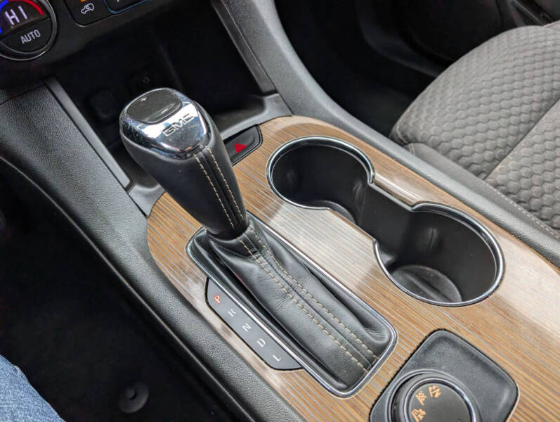 2017 GMC Acadia SLE-1